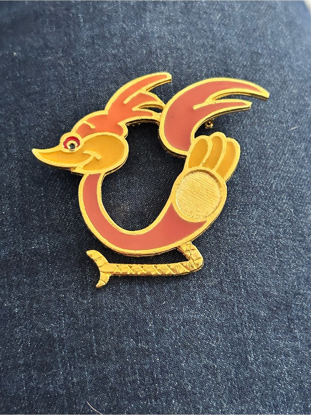 Vintage Gold roadrunner Bird Enamel Pin